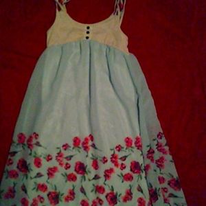 Girls med floral dress